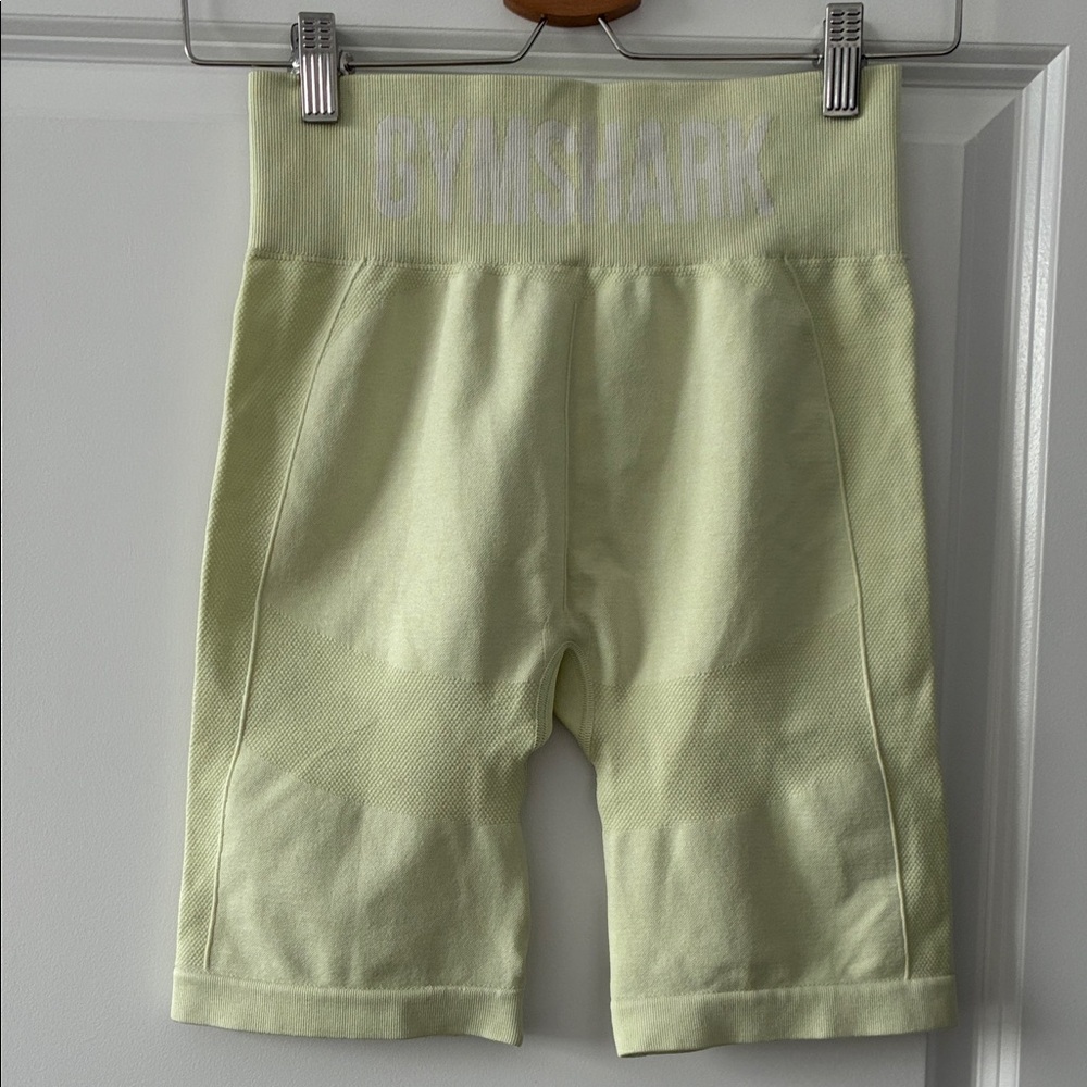 Gymshark Size M Flex Cycling Shorts - Light Green - Picture 2 of 7